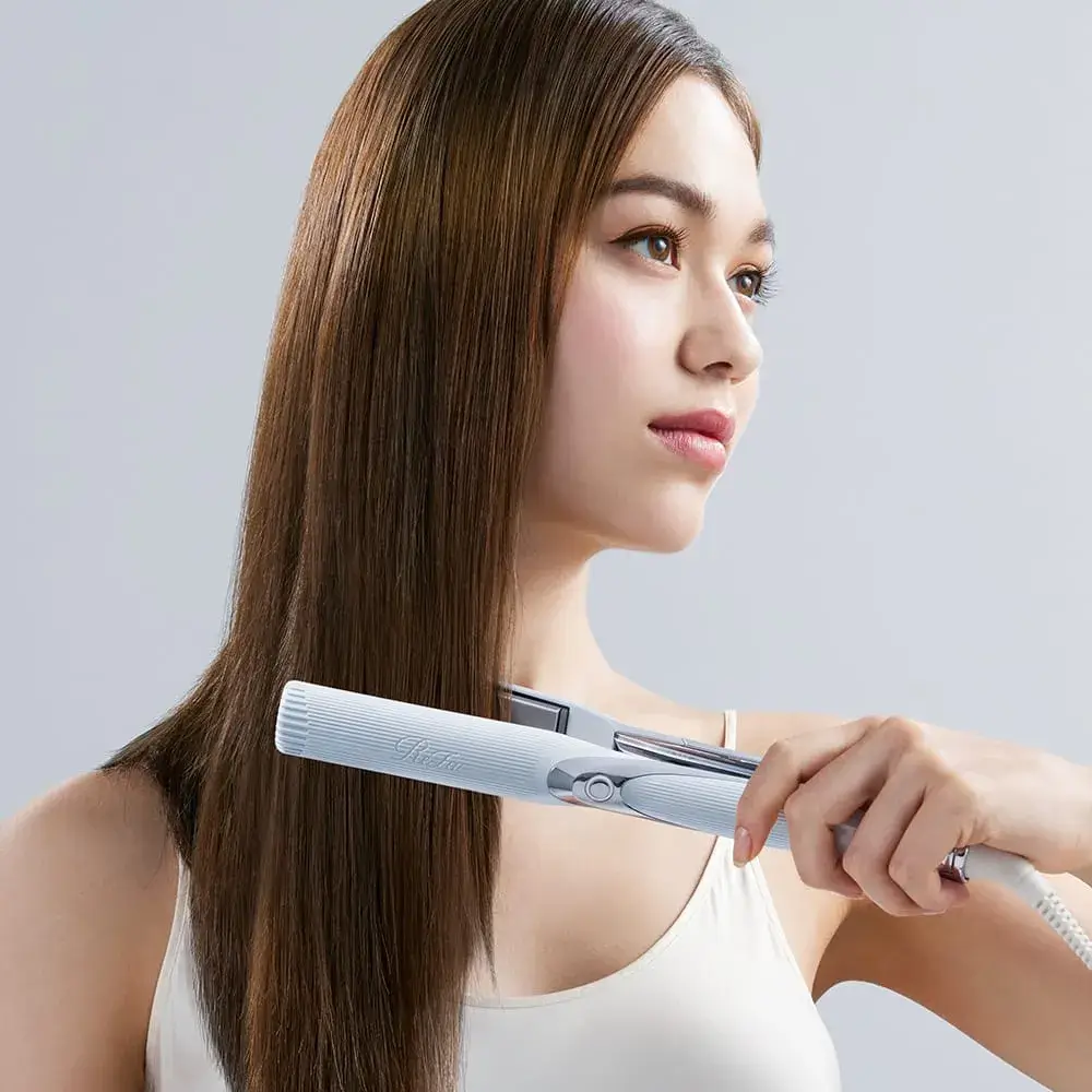 リファストレートアイロン(RE-AC02A)とプロ(RE-AT02A)違い比較  